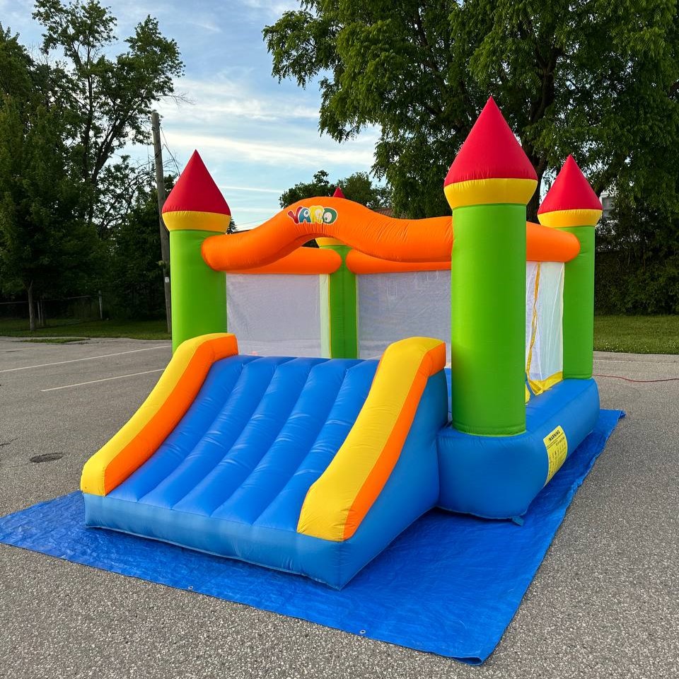 Bouncy Castle - Cloud Jumper